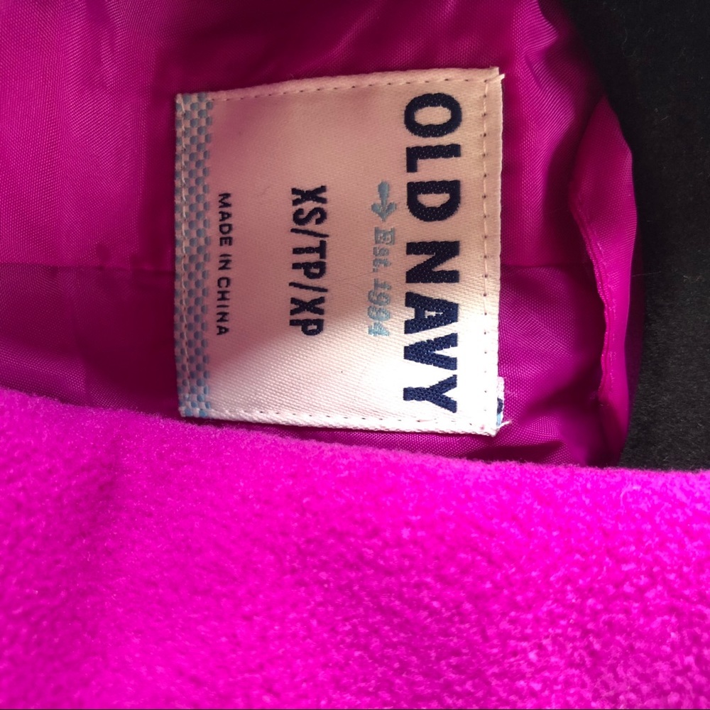 Old navy Fuchsia Petite Fleece Coat. - Picture 4 of 5